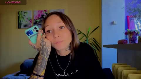 LUCY -----    online show from September 2025 09:52:01 AM