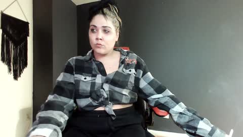 Snapshot of puddinforlife chatting on January 2025 03:04:02 AM Krystle online show from January 2025 03:04:02 AM