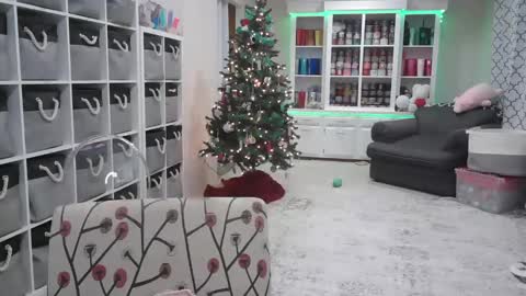 Snapshot of pugglelover chatting on December 2024 04:14:01 PM Puggie - online show from December 2024 04:14:01 PM