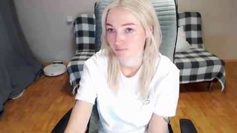 Polly online show from February 2026 03:13:02 AM