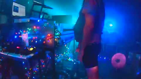 punkrunr083 online show from May 2026 09:48:01 AM