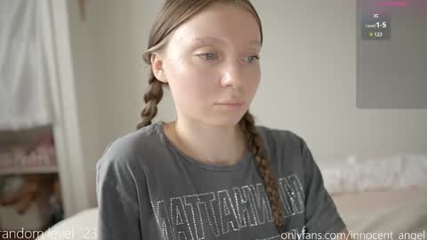 i dont do shows for free. watching here silently and waiting for me to start showing you something for free is useless online show from October 2025 12:53:02 PM