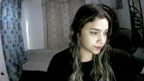 Snapshot of purple_23 chatting on July 2026 06:34:02 AM Lizzy online show from July 2026 06:34:02 AM