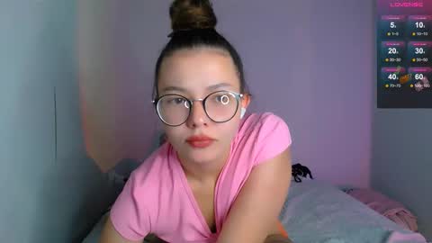 Snapshot of purple_peach chatting on September 2025 10:28:01 AM Carolyn online show from September 2025 10:28:01 AM