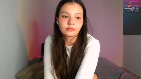 Snapshot of purple_peach chatting on October 2025 12:50:01 PM Carolyn online show from October 2025 12:50:01 PM