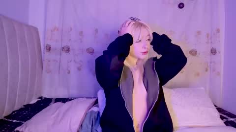 Snapshot of purplelilith3 chatting on November 2025 04:45:02 AM Purple Lilith online show from November 2025 04:45:02 AM