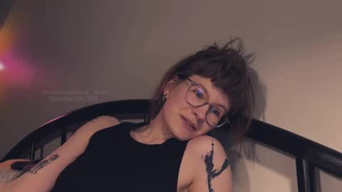 Snapshot of quack__quack chatting on December 2024 03:42:02 PM online show from December 2024 03:42:02 PM