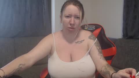 Hellene online show from April 2026 04:01:01 AM