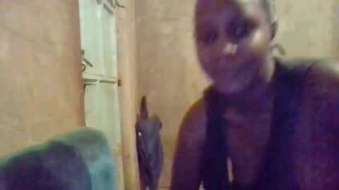 queen014 online show from November 2025 12:42:02 AM