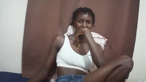 Snapshot of queen_0012 chatting on May 2026 01:56:01 AM asher online show from May 2026 01:56:01 AM