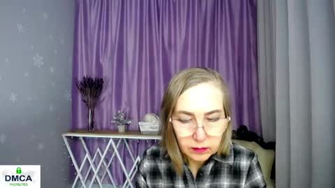 Snapshot of queen_a_n_i chatting on April 2026 10:43:02 AM A N I Ill be here on December 1st online show from April 2026 10:43:02 AM