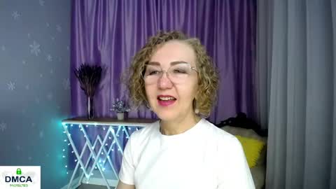 Snapshot of queen_a_n_i chatting on May 2026 07:35:02 AM A N I Ill be here on December 1st online show from May 2026 07:35:02 AM