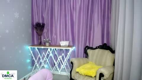 Snapshot of queen_a_n_i chatting on June 2026 06:05:02 AM A N I Ill be here on December 1st online show from June 2026 06:05:02 AM