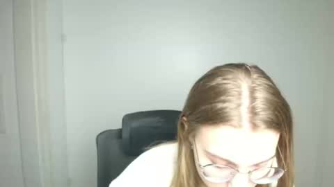 Amelie online show from February 2026 06:32:01 AM