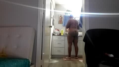 Snapshot of queen_anita chatting on June 2026 01:37:01 PM QnAnitaDix online show from June 2026 01:37:01 PM