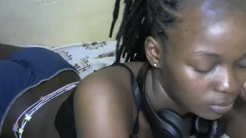 queen_banice online show from November 2025 08:49:01 PM