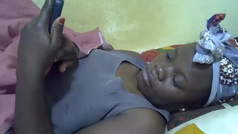 Snapshot of queen_darling3 chatting on April 2026 11:21:01 PM Gentrix online show from April 2026 11:21:01 PM