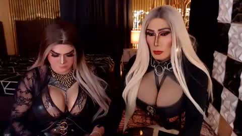 Snapshot of queen_horsecock chatting on June 2026 02:53:01 AM queen_horsecock online show from June 2026 02:53:01 AM