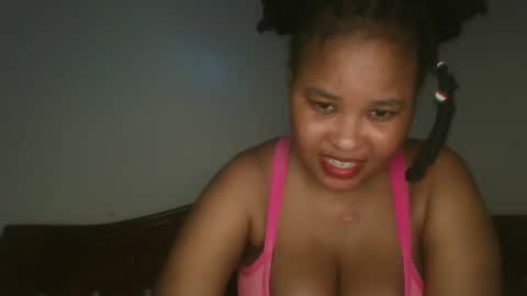 Snapshot of queen_kikih chatting on April 2026 12:24:01 AM Queen kikih online show from April 2026 12:24:01 AM