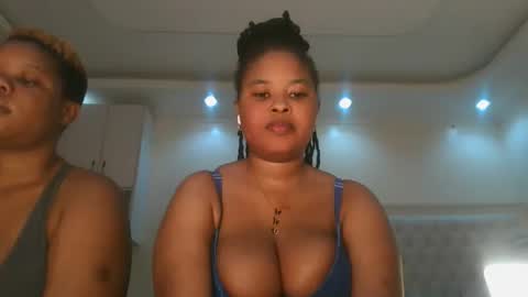 Snapshot of queen_kikih chatting on May 2026 11:14:02 PM Queen kikih online show from May 2026 11:14:02 PM