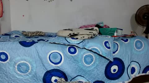 Snapshot of queen_luisadirty chatting on May 2026 10:59:02 PM queen_luisadirty online show from May 2026 10:59:02 PM