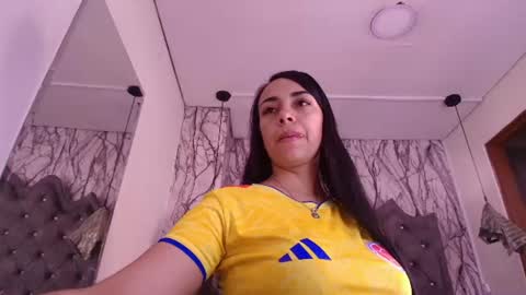 Snapshot of queen_nyxx chatting on June 2026 02:01:02 AM QueenNyx online show from June 2026 02:01:02 AM