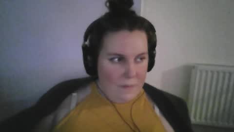 queen_o_swords online show from February 2026 05:57:02 PM