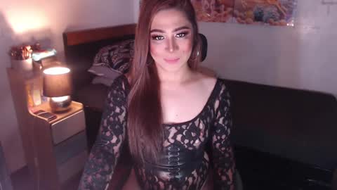Snapshot of queen_of_all_queens chatting on February 2025 12:42:01 AM samantha online show from February 2025 12:42:01 AM