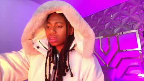 Snapshot of queen_perla_ chatting on April 2026 11:58:01 AM online show from April 2026 11:58:01 AM