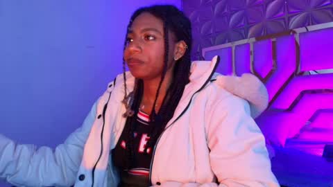 Snapshot of queen_perla_ chatting on April 2026 12:15:02 PM online show from April 2026 12:15:02 PM