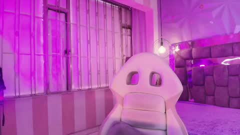 Snapshot of queen_perla_ chatting on May 2026 12:10:02 PM online show from May 2026 12:10:02 PM