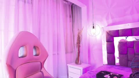 Snapshot of queen_perla_ chatting on May 2026 12:13:01 PM online show from May 2026 12:13:01 PM