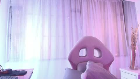 Snapshot of queen_perla_ chatting on June 2026 12:07:02 PM online show from June 2026 12:07:02 PM