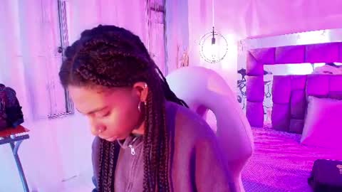 Snapshot of queen_perla_ chatting on June 2026 12:55:02 PM online show from June 2026 12:55:02 PM
