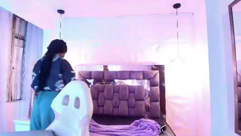 Snapshot of queen_perla_ chatting on June 2026 12:11:02 PM online show from June 2026 12:11:02 PM