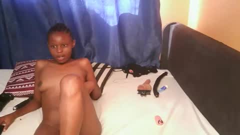 Snapshot of queen_sashavixen chatting on November 2025 05:49:01 AM queen_sashavixen online show from November 2025 05:49:01 AM