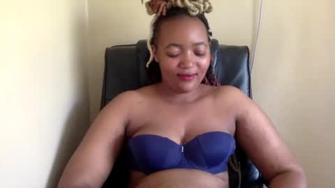 Queenbebony2 online show from January 2025 07:46:02 AM