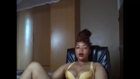Queenbebony2 online show from March 2026 06:27:02 AM