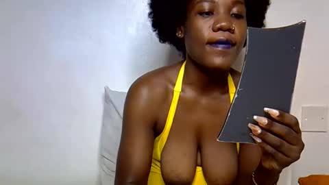 Snapshot of queenbest chatting on June 2026 01:43:02 AM Cindy Melahnin online show from June 2026 01:43:02 AM