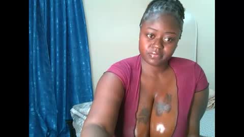 Snapshot of queenboobs254 chatting on June 2026 04:52:02 AM queenboobs254 online show from June 2026 04:52:02 AM