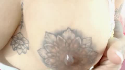 Queenbusty1 online show from March 2026 01:42:02 AM