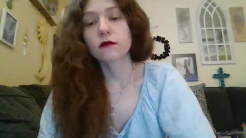 Snapshot of queencrimsonlvx chatting on April 2026 09:15:01 PM queencrimsonlvx online show from April 2026 09:15:01 PM