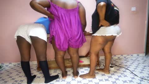 Nina online show from March 2025 08:52:01 PM