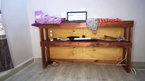 Nina online show from September 2025 02:33:02 PM