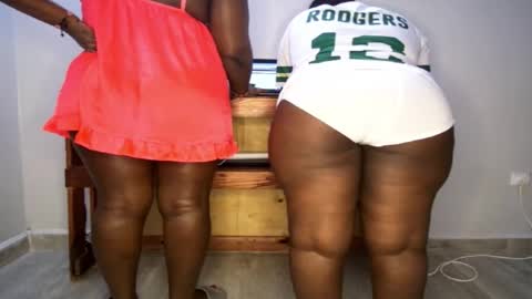 Nina online show from October 2025 02:39:02 PM