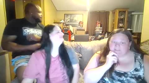 Snapshot of queenking55 chatting on July 2026 07:55:02 AM Queen N King Fun Night online show from July 2026 07:55:02 AM