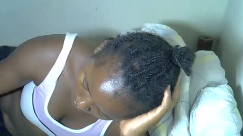 Snapshot of queenlena868103 chatting on November 2025 07:01:02 PM queenlena868103 online show from November 2025 07:01:02 PM