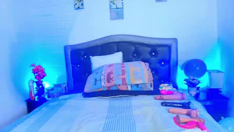 Snapshot of queenmature chatting on April 2026 12:31:01 PM VickyBoobss online show from April 2026 12:31:01 PM