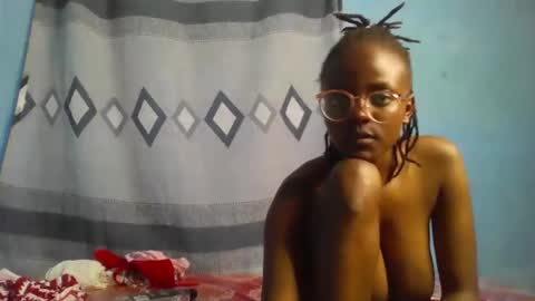 Snapshot of queenmerliz331240 chatting on February 2025 01:54:02 PM queenmerliz331240 online show from February 2025 01:54:02 PM