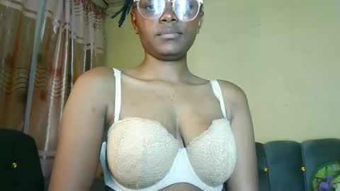 Snapshot of queenmerliz331240 chatting on October 2025 09:26:02 PM queenmerliz331240 online show from October 2025 09:26:02 PM